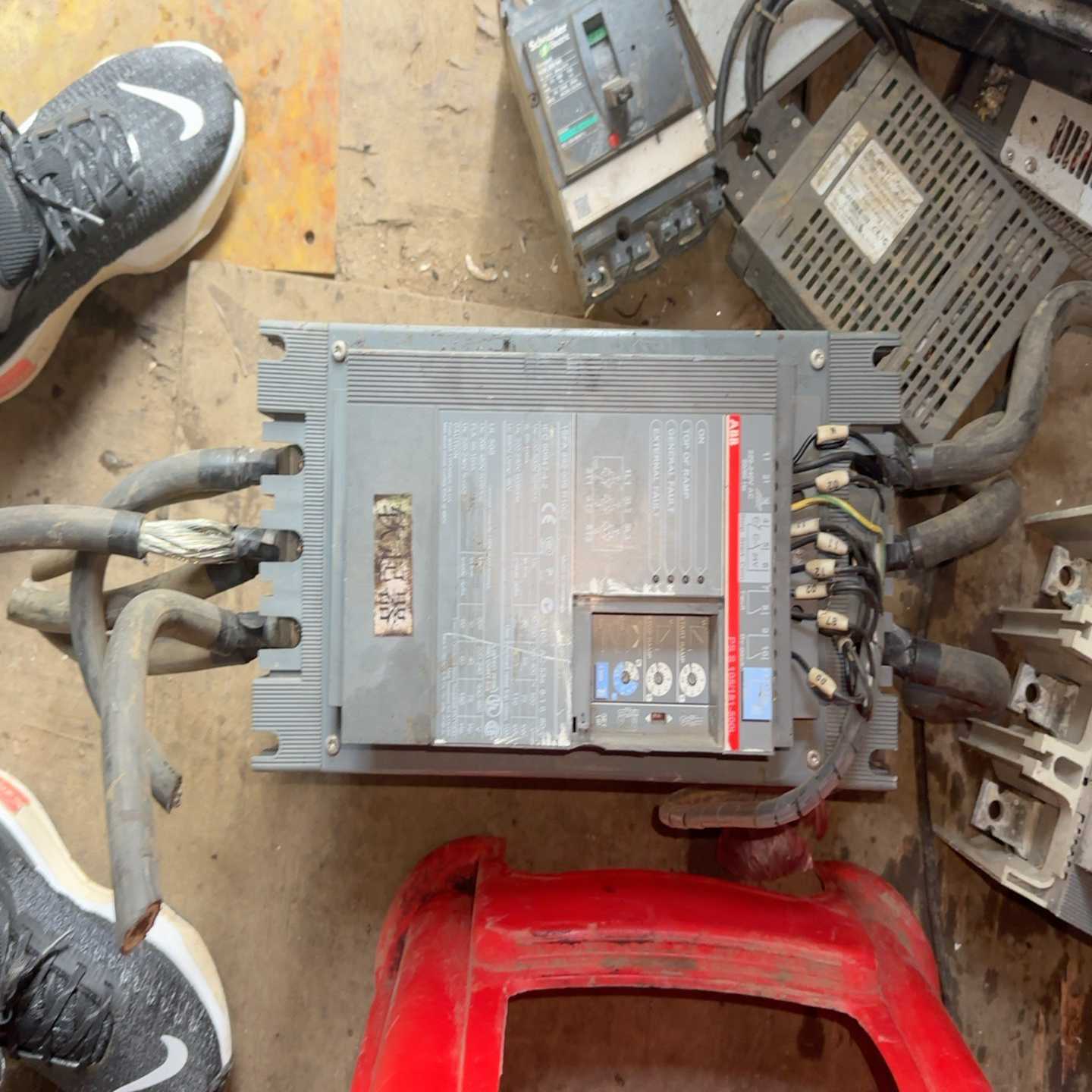 议价ABB软启动PSS105/181-500L，拆机包好如图