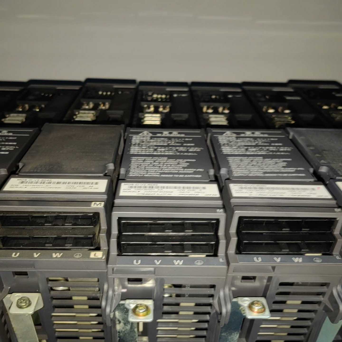 MDS-D-V2-4040/8040/8080三菱伺服驱动器【落红设备】