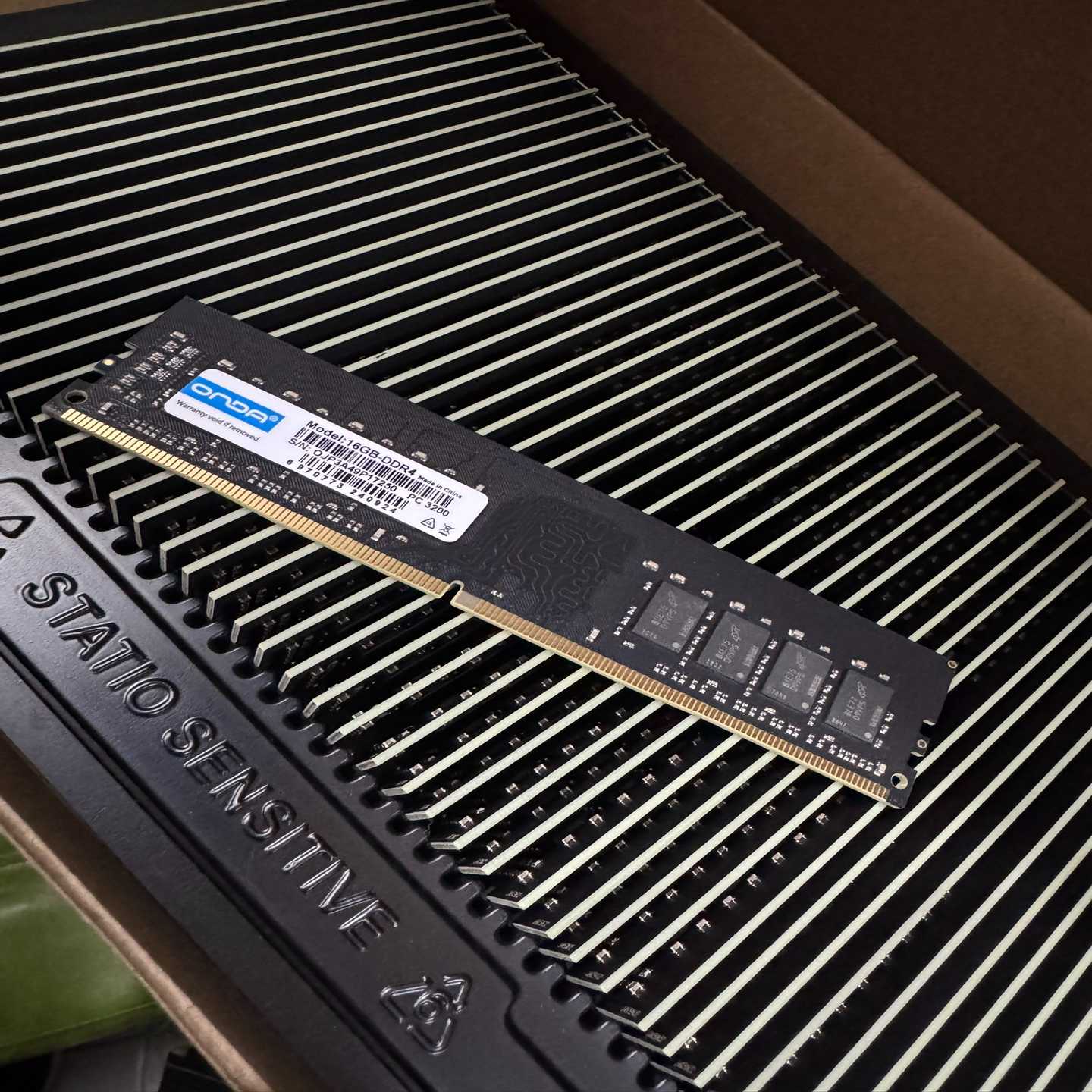 昂达DDR43200内存条，16G容量，全新正品。支持In--议价商品