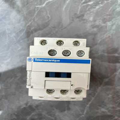 (议价)CAD32B7C24V控制继电器