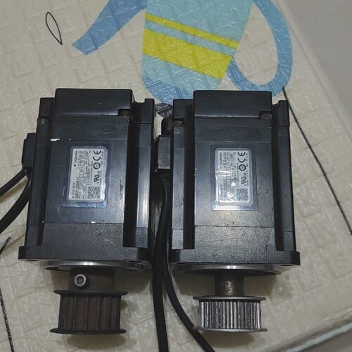 寻安川SGMJV08ADE6S伺服电机两个原装拆家件功能