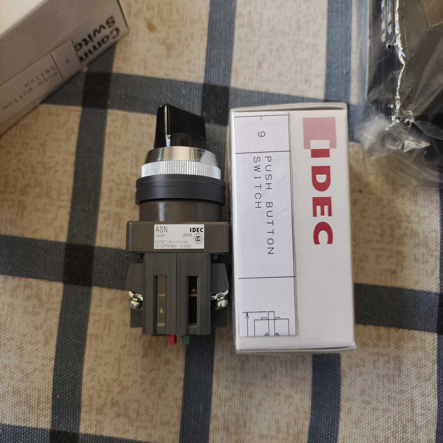 询价IDEC和泉30mm双向自复位选择开关旋钮ASN120AS