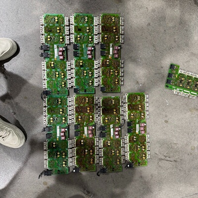 议价西门子变频器驱动板，A5E00714562。带两个模块FS4