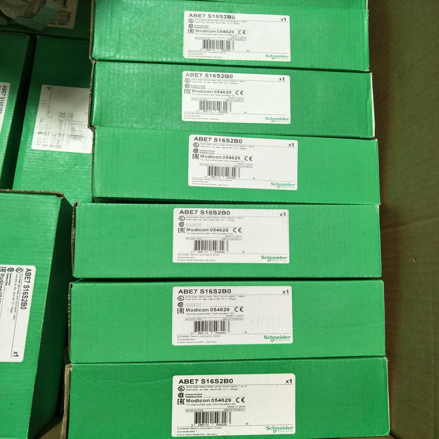 议价产品施耐德 ABE7S16S2B0 接线模块，现货销售，有需要的