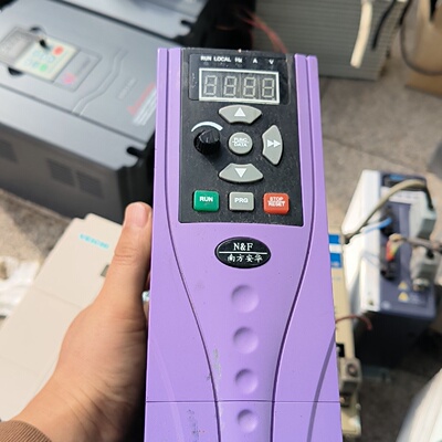 寻I南方安华变频器B30004T0040G4.0KW三相拆