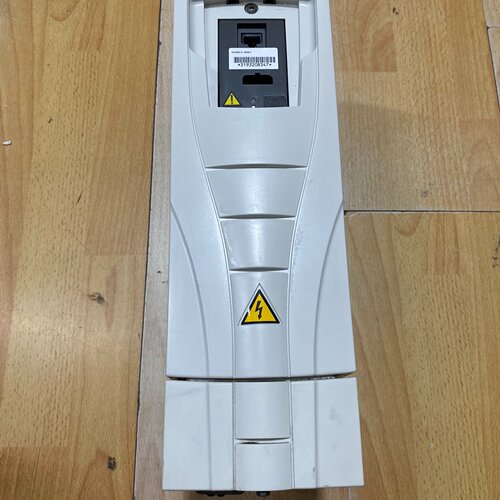 议价ABB变频器，型号ACS550-01-08A8-4，功能包好