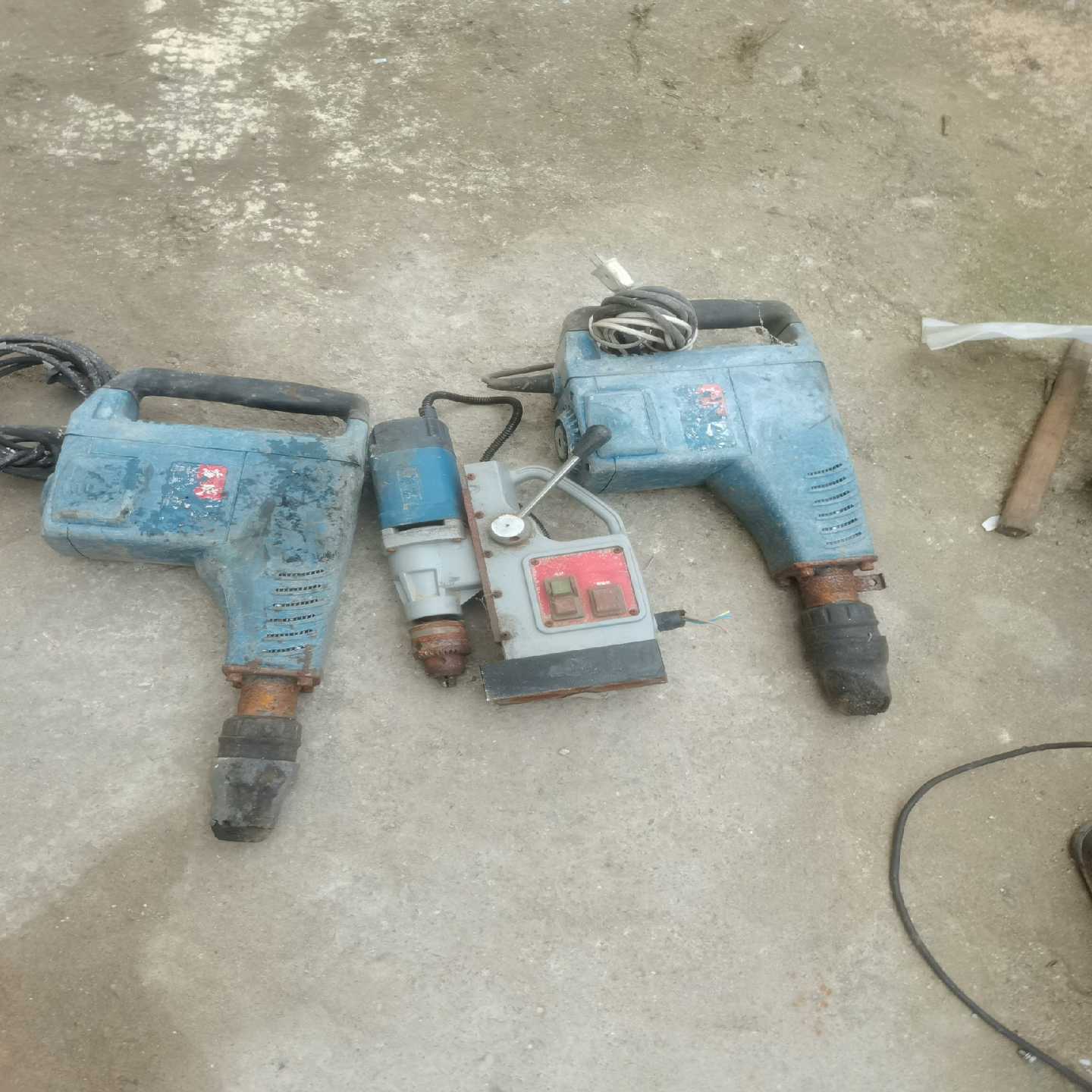 东城电镐，东城磁座钻已经卖了，电镐配件机处理的，一台188包询