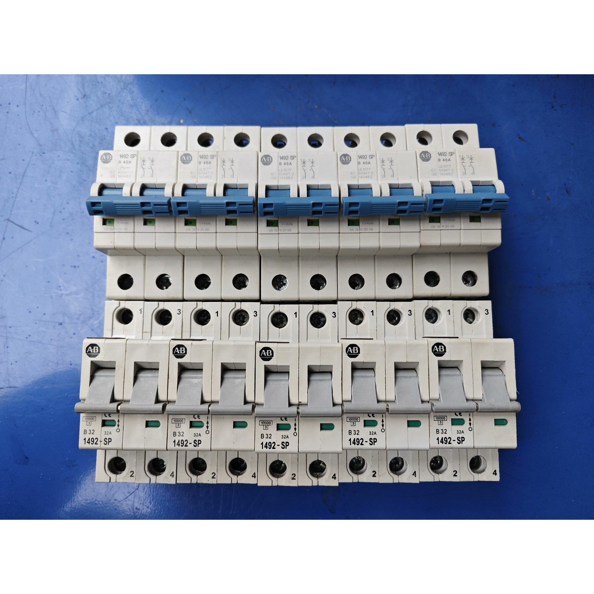 售前询价AB断路器1492-SP2C32032A有5个1492-S