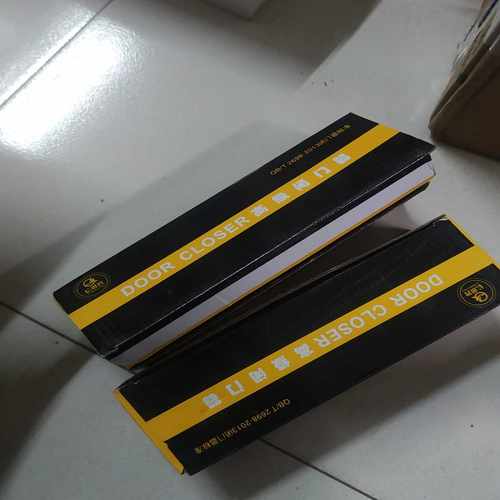 061c 自动闭门器 银色  两个  90一起~询价