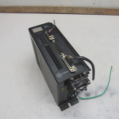 GEFANUCIC800SSI104S1DE伺服控制器2K系列XLNT二手