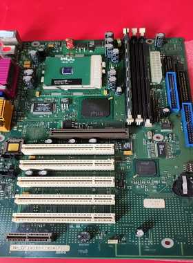 英特尔815G主板W26361-W21-Z2-02-36(亚飞商行）