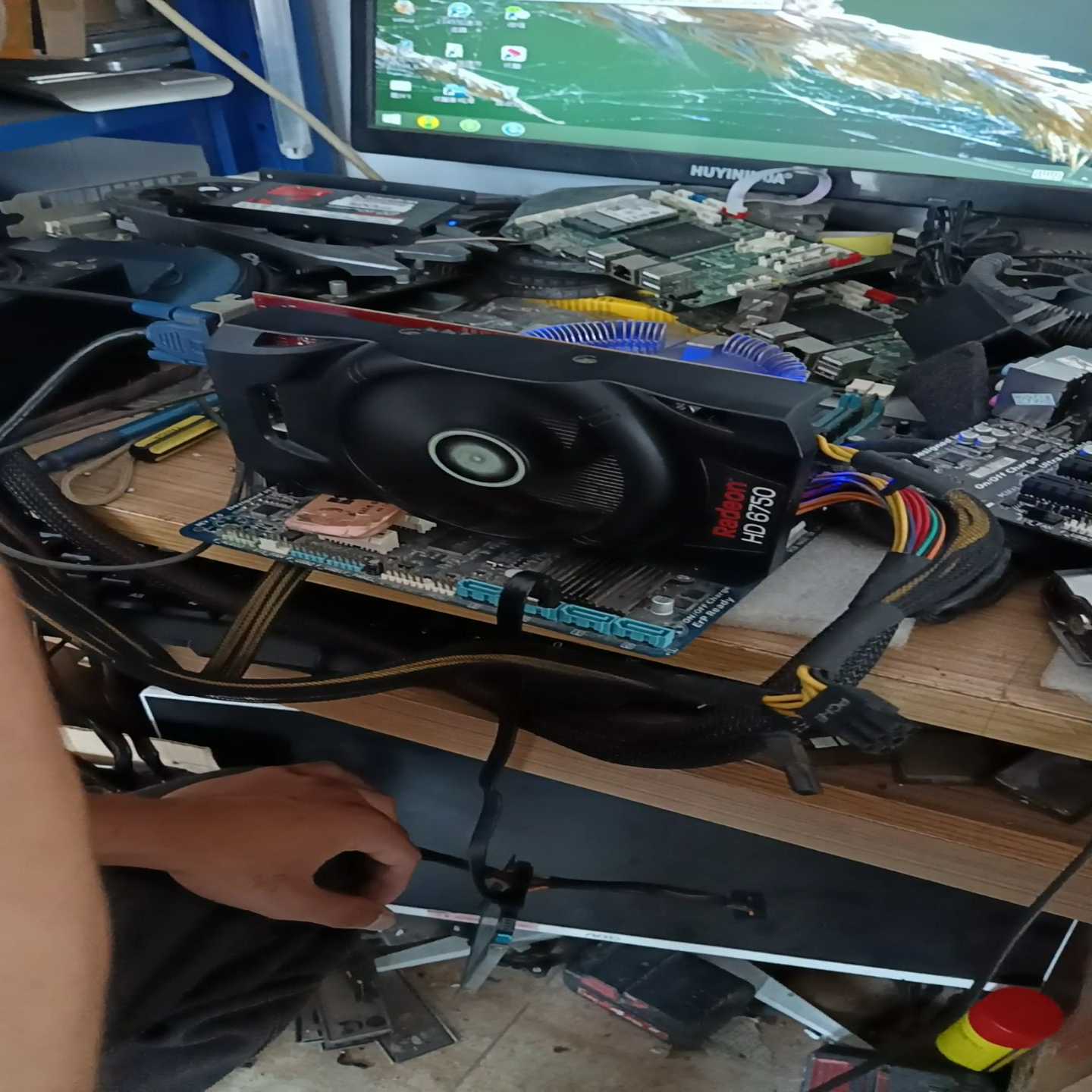 咨询-迪兰恒进HD6750恒金1GD5
