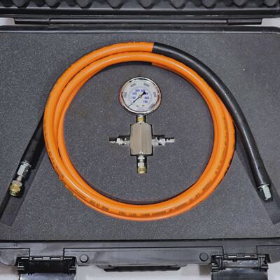 Manmetro De Carga TOBUL GG2527FHC 10000 PSI Y Conjunto De Ma