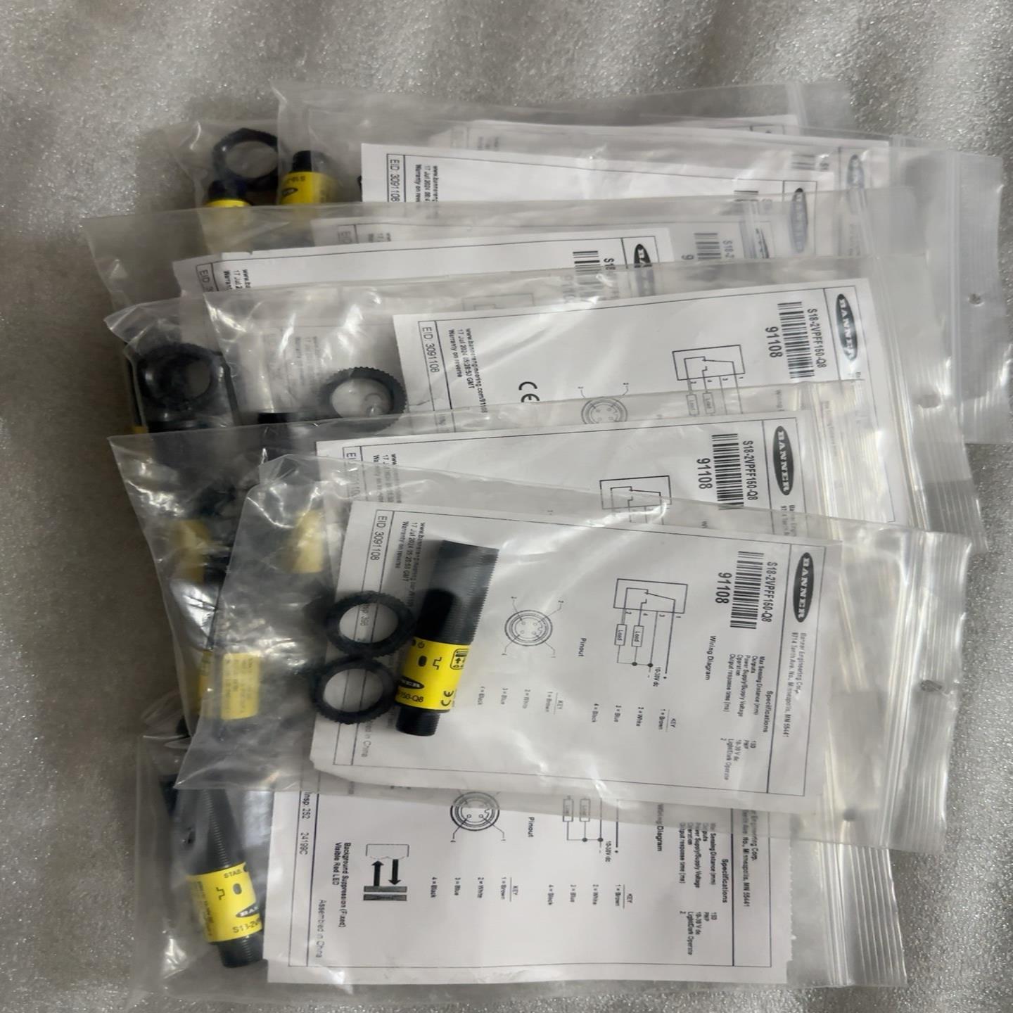 邦纳传感器S18-2VPFF150-Q8全新原装正品未开封，--议价商品