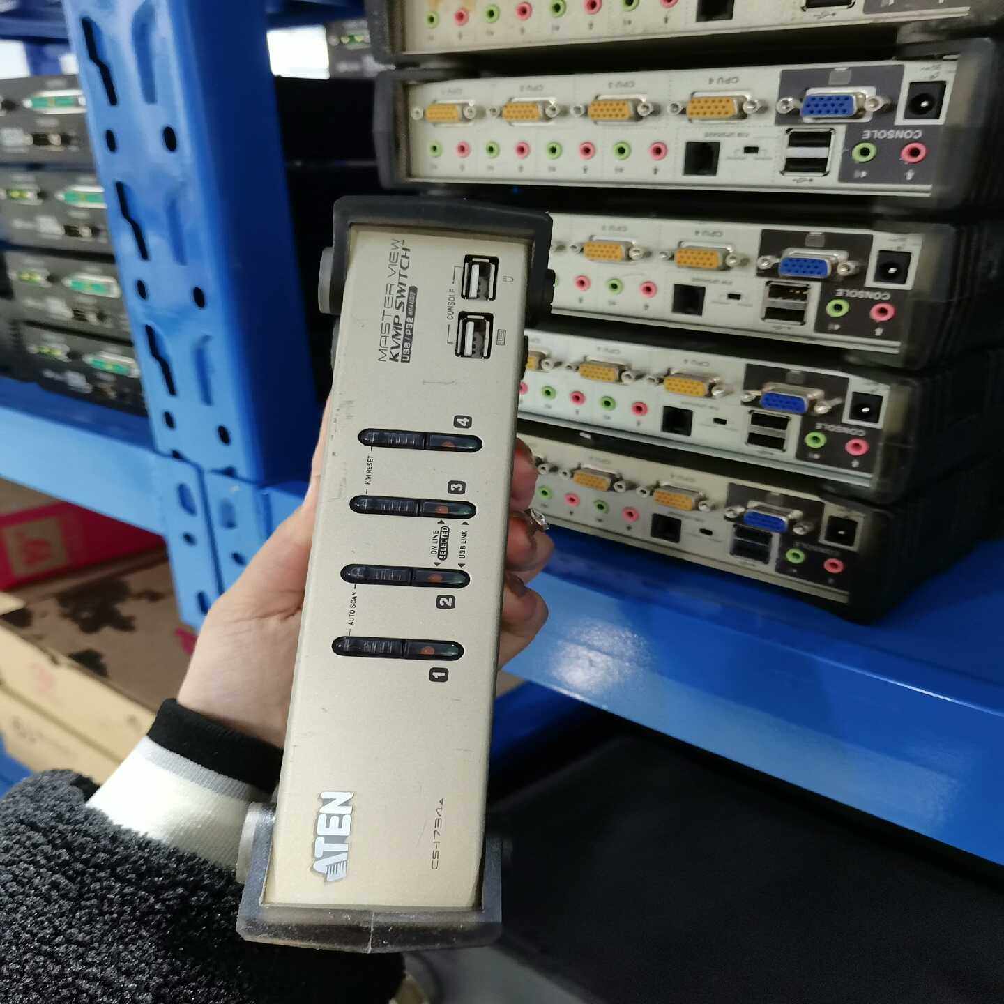 ATEN宏正CS-1734A4端口USBKVMP多电--议价商品