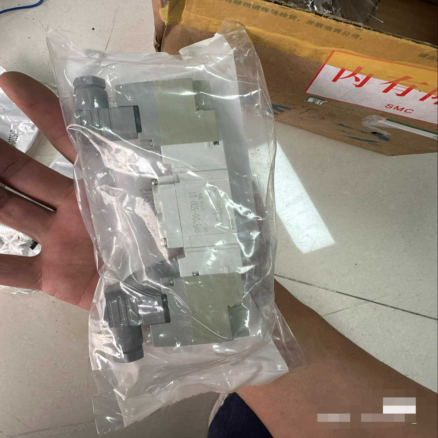 SMC电磁阀SY5220-5DD-01，送接头，全新货要的速--议价商品