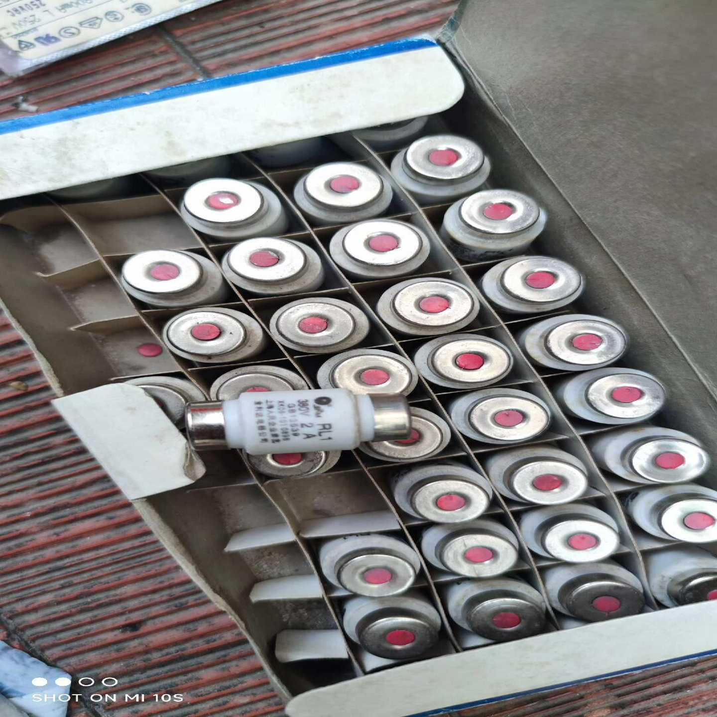 上海人民RL1-15螺旋式熔断器熔芯保险丝管2A