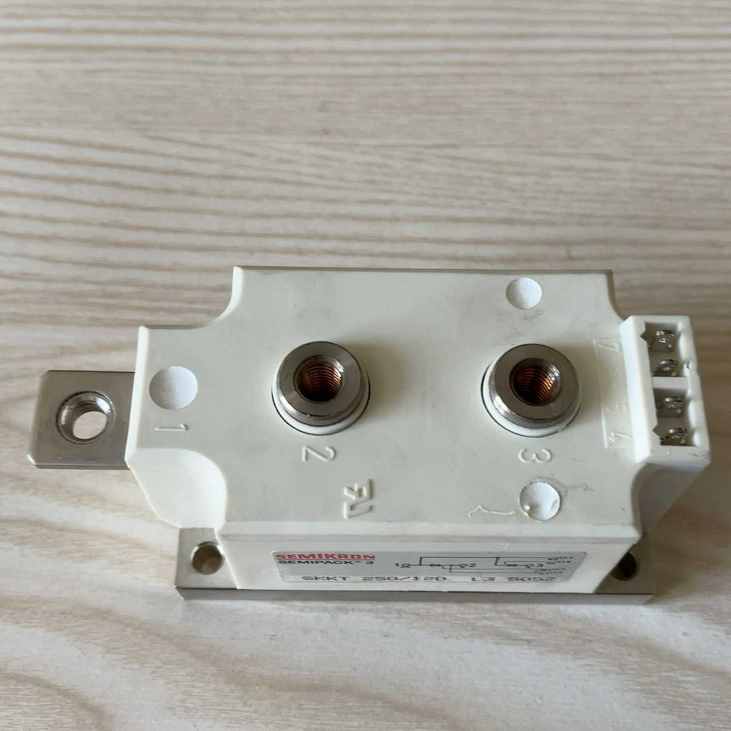 议价西门康模块SKKT250/12DL3，全新，带包装带配现货/维修d