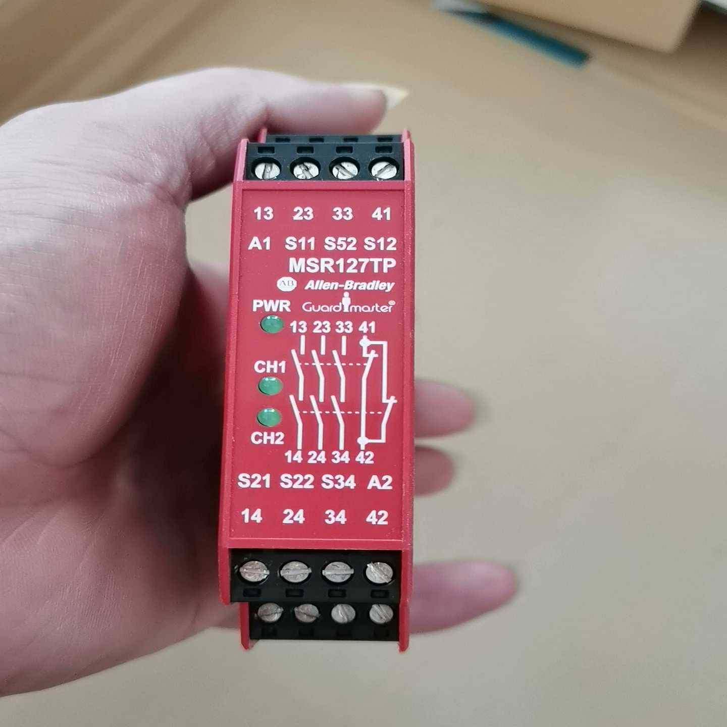 SICK西克安全继电器模块UE10-2FG3D0 10439{议价}