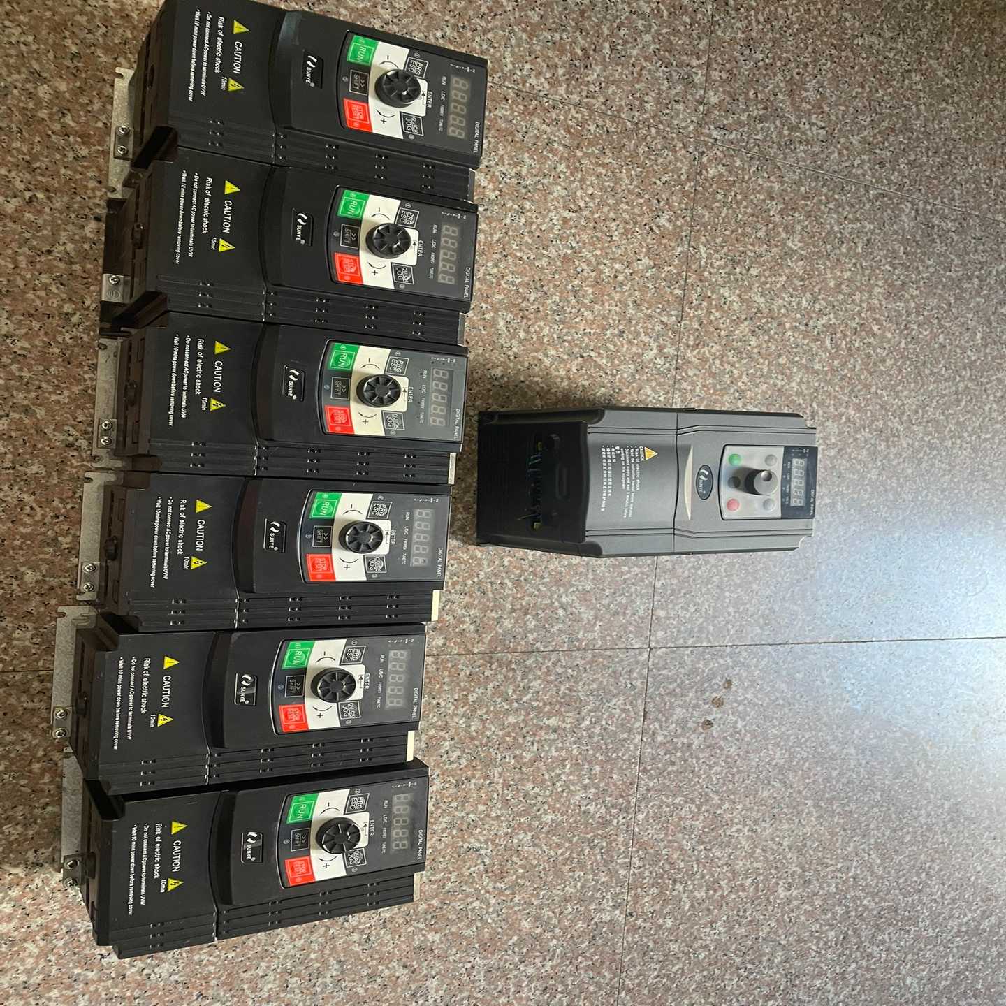 SUNYE日业变频器CM528-A4T4R0GB/5R5PB-询价客服