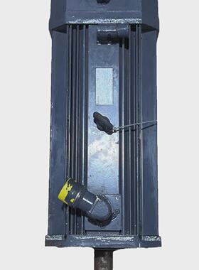 LENZE MDFKARS11222 SERVO MOTOR  11 KW 1710 RPM R2E 175 230AC