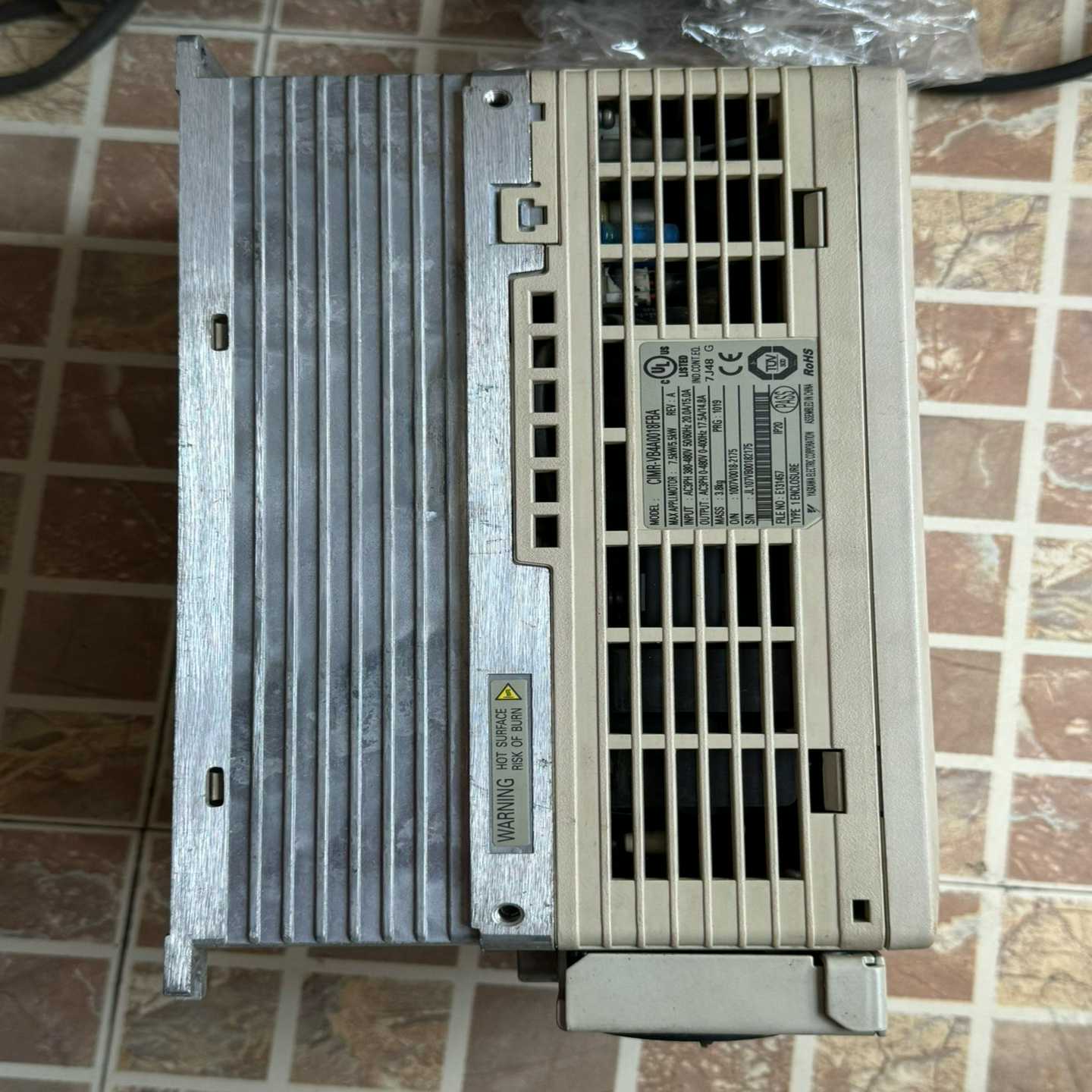 咨询-安川变频器CIMR-VB4A0018FBA功能，实物