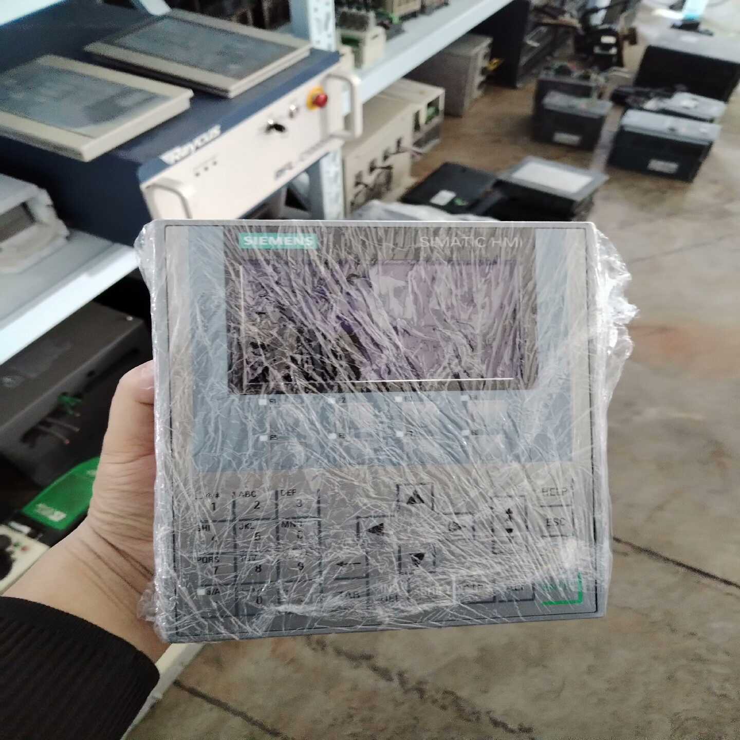 西门子触摸屏6AV2124-1DC01-0AX0.正常拆--议价商品