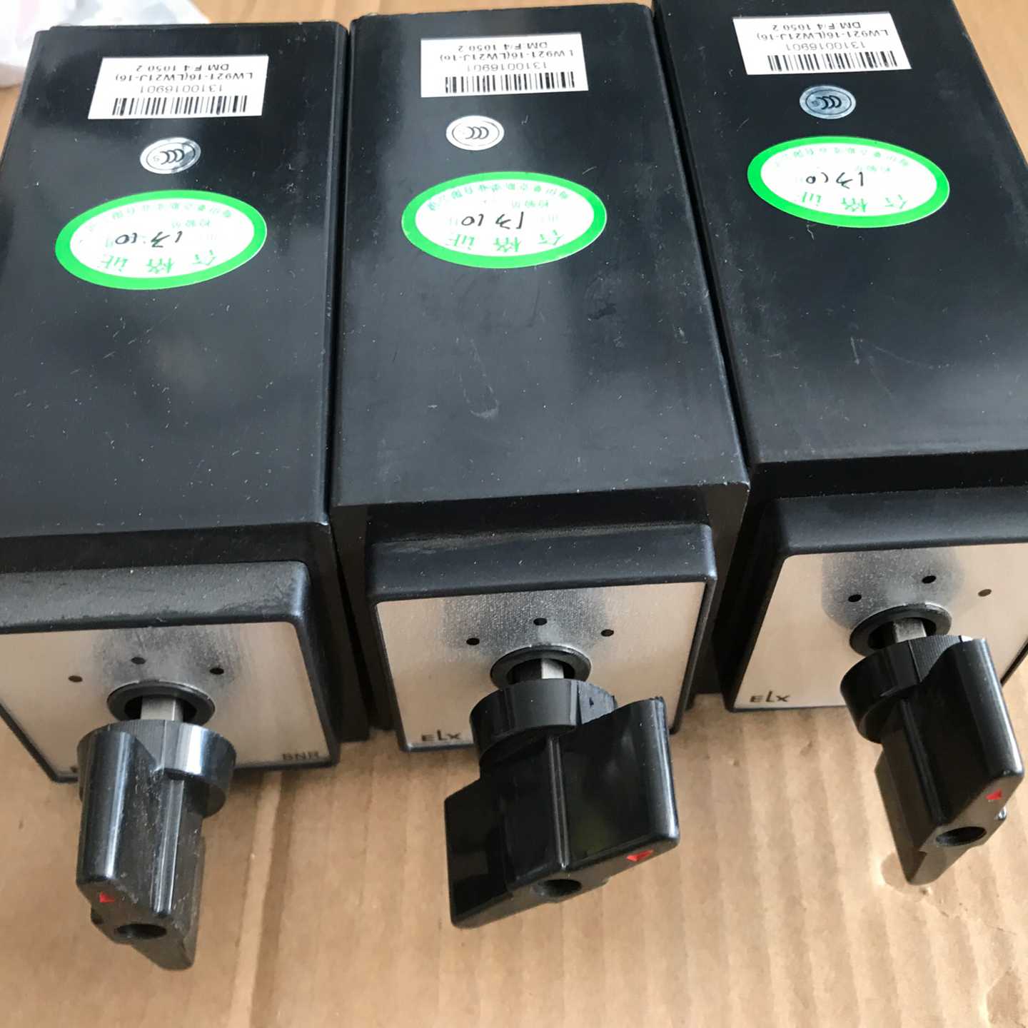 (询价)台达PLC扩展模块DVP02DA-E2成色实物图,功能正常