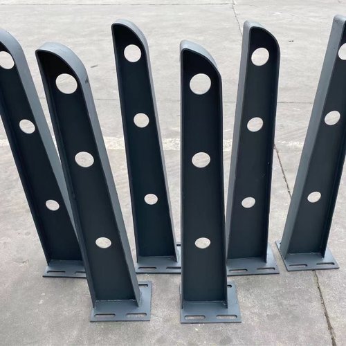 定制碳钢玻璃雨棚钢梁支架雨棚牛腿钢悬挑梁钢结构牛腿工字钢雨棚