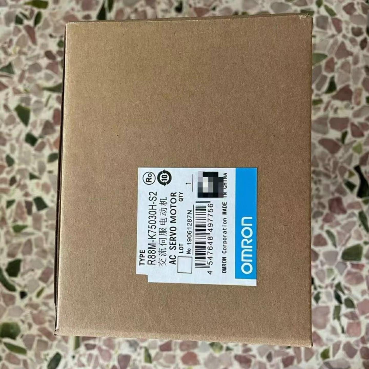 配件R88M-K40030T-BS2 R88M-K40030T-S2 欧姆龙伺服电机议价