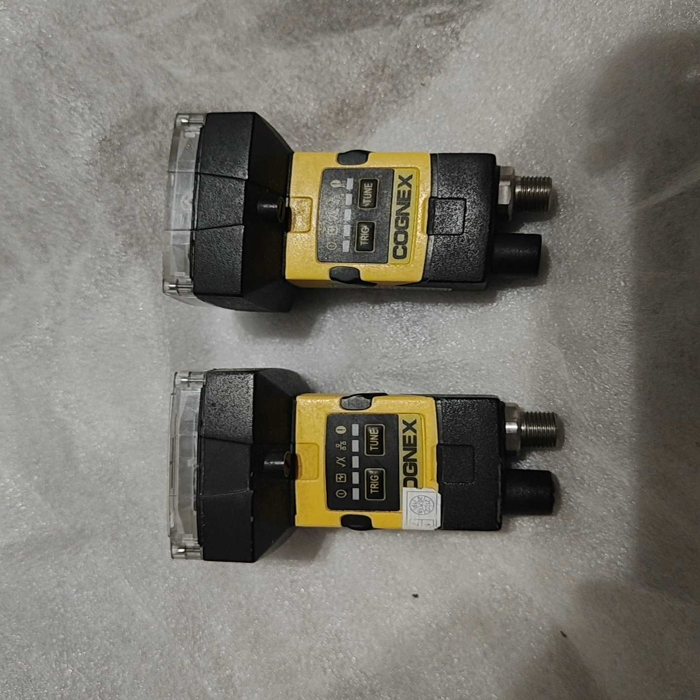 询价IS2000C-120-40-125康耐视智能相机，实物图