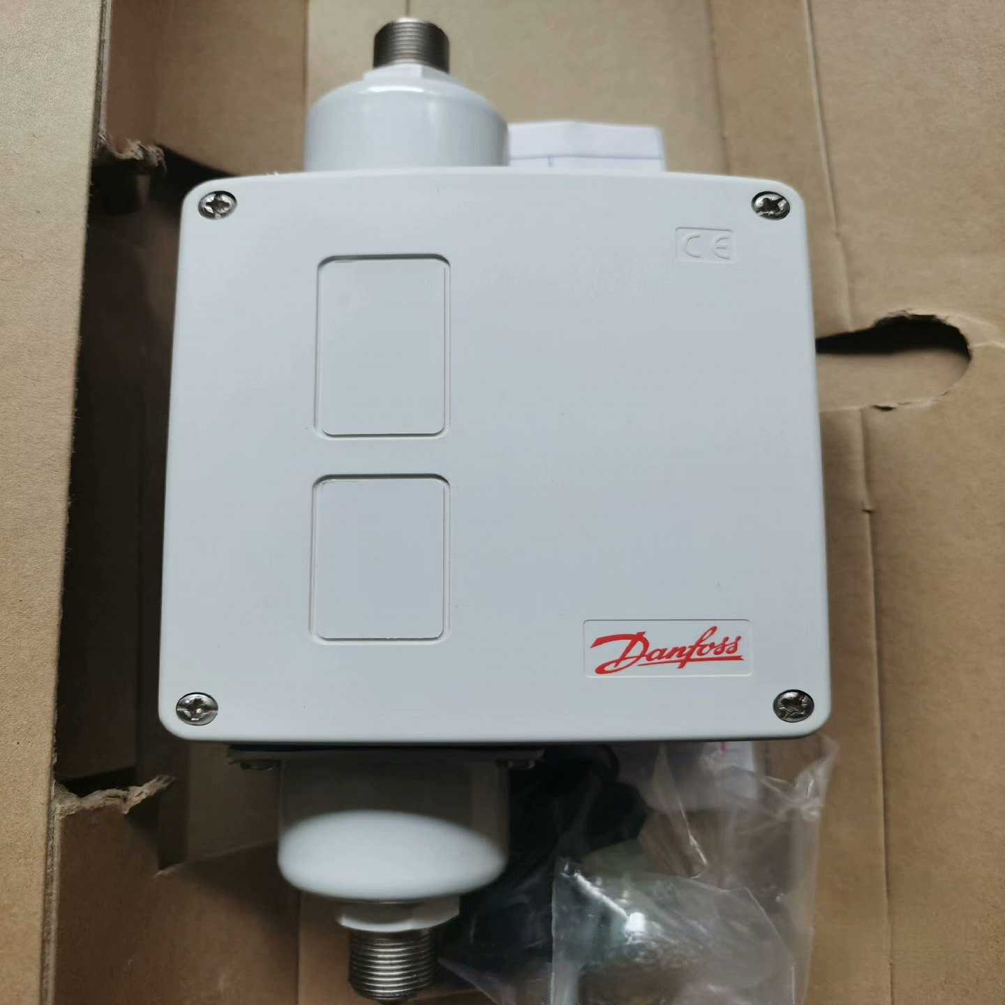 丹佛斯压差控制器RT262A，017D002566，（零零电子）