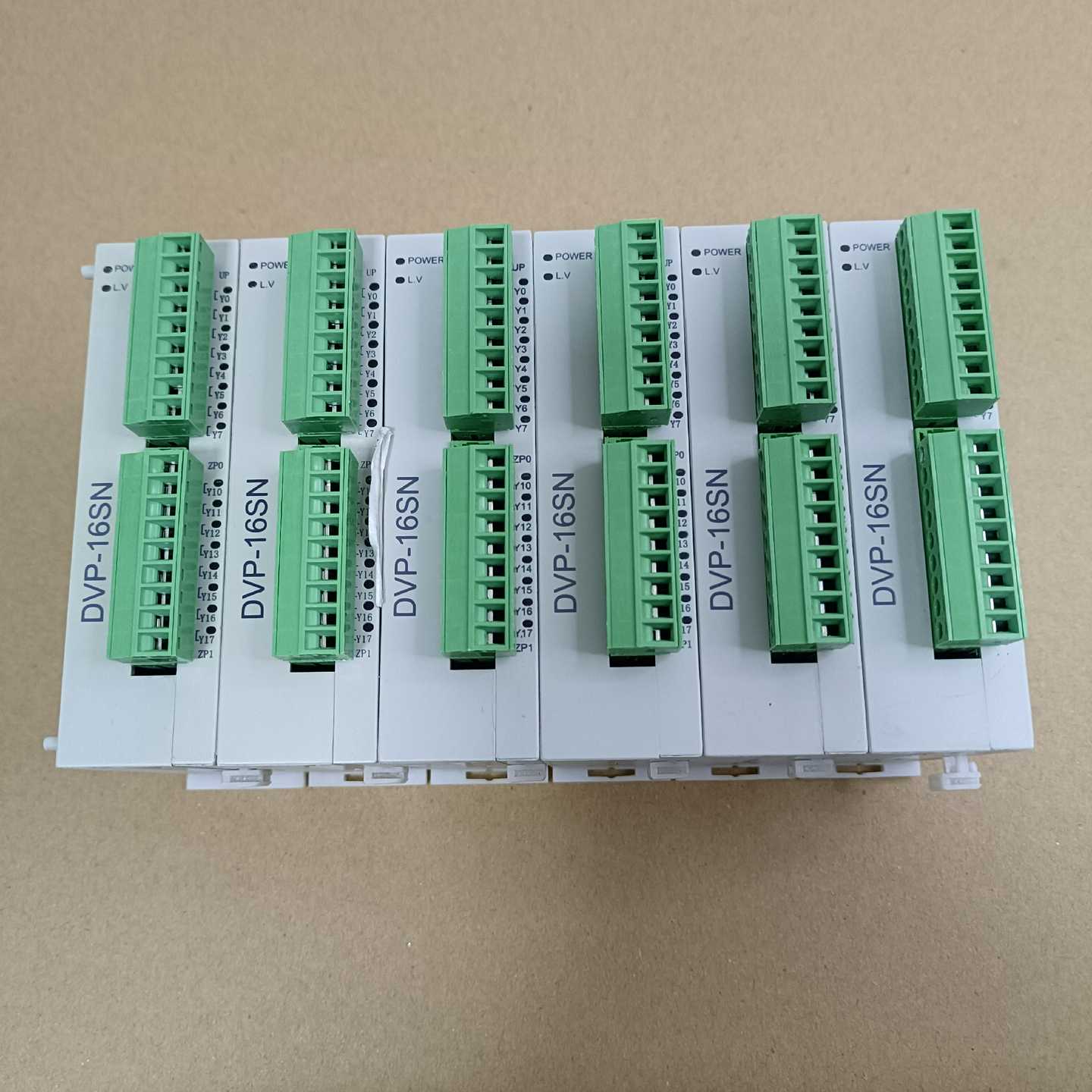 台达DVP-16SN扩展模块DVP16SN11T，16点输出