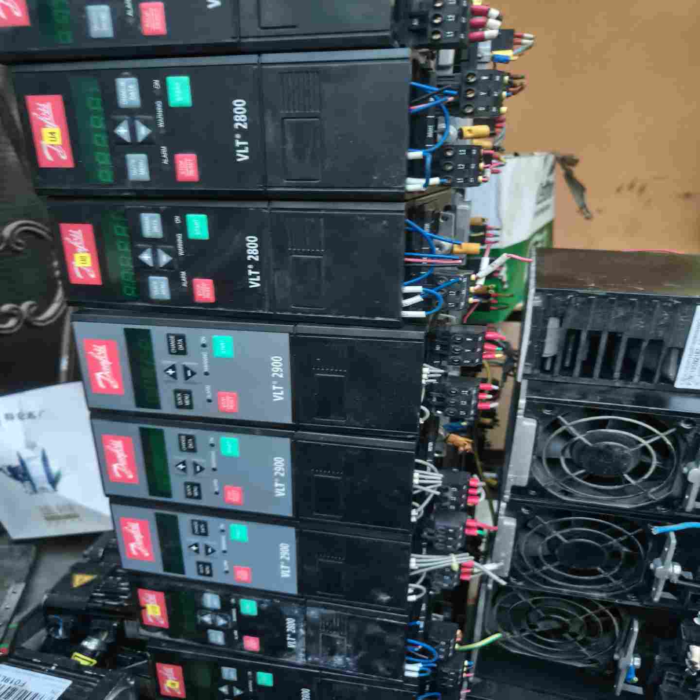 VLT2800变频器2815P 1个2807P10个 290~询价