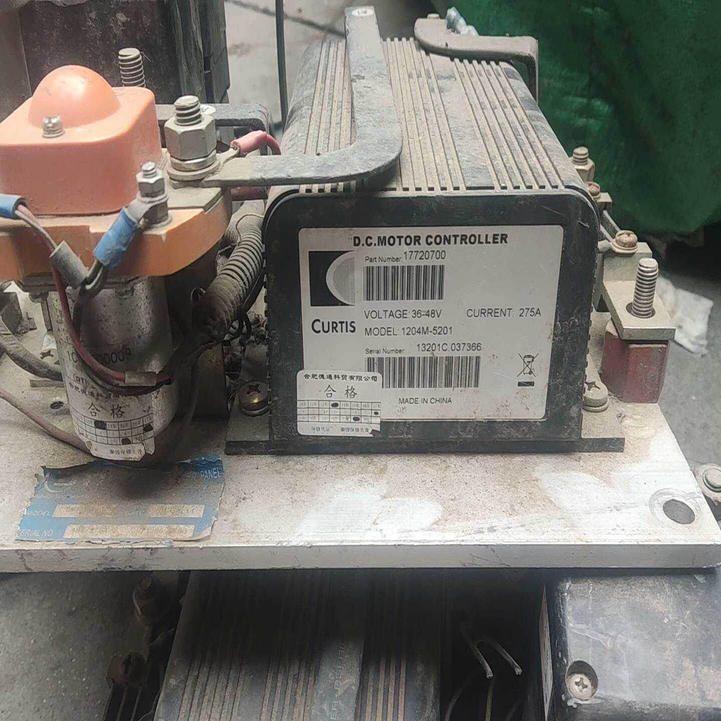 议价is控制器1204M-520，一共有三个