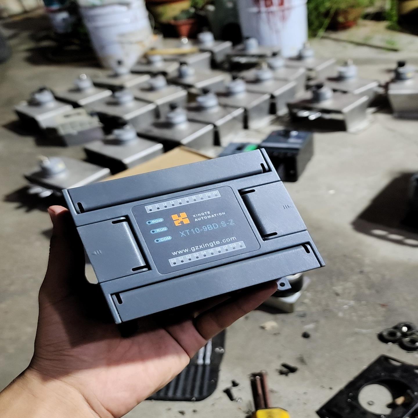 melo控制编程器，型号XT10-9BD.S-Z，标价就是--议价商品