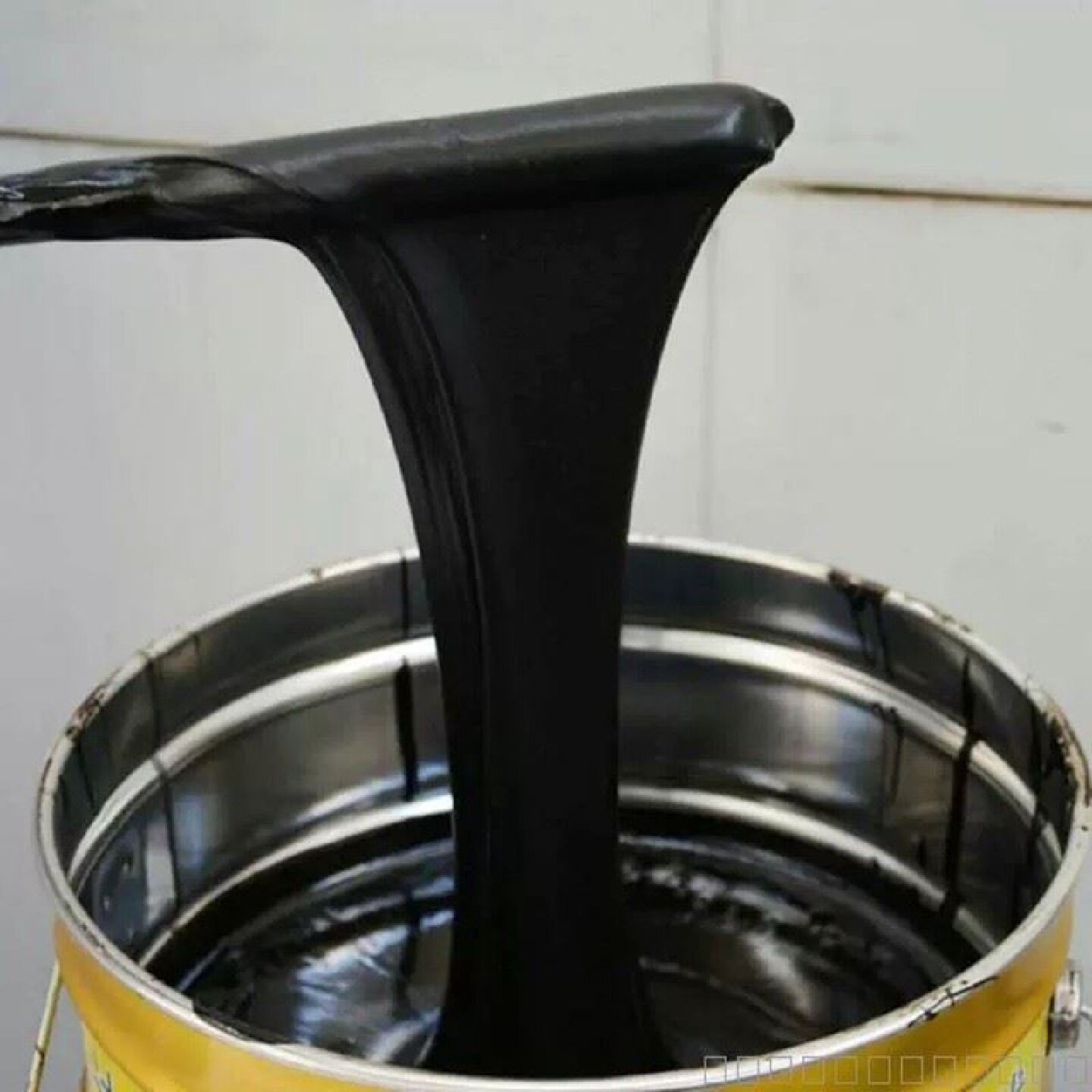 非固化橡胶沥青防水涂料屋顶补漏自粘卷材火烤专用液体材料冷底油