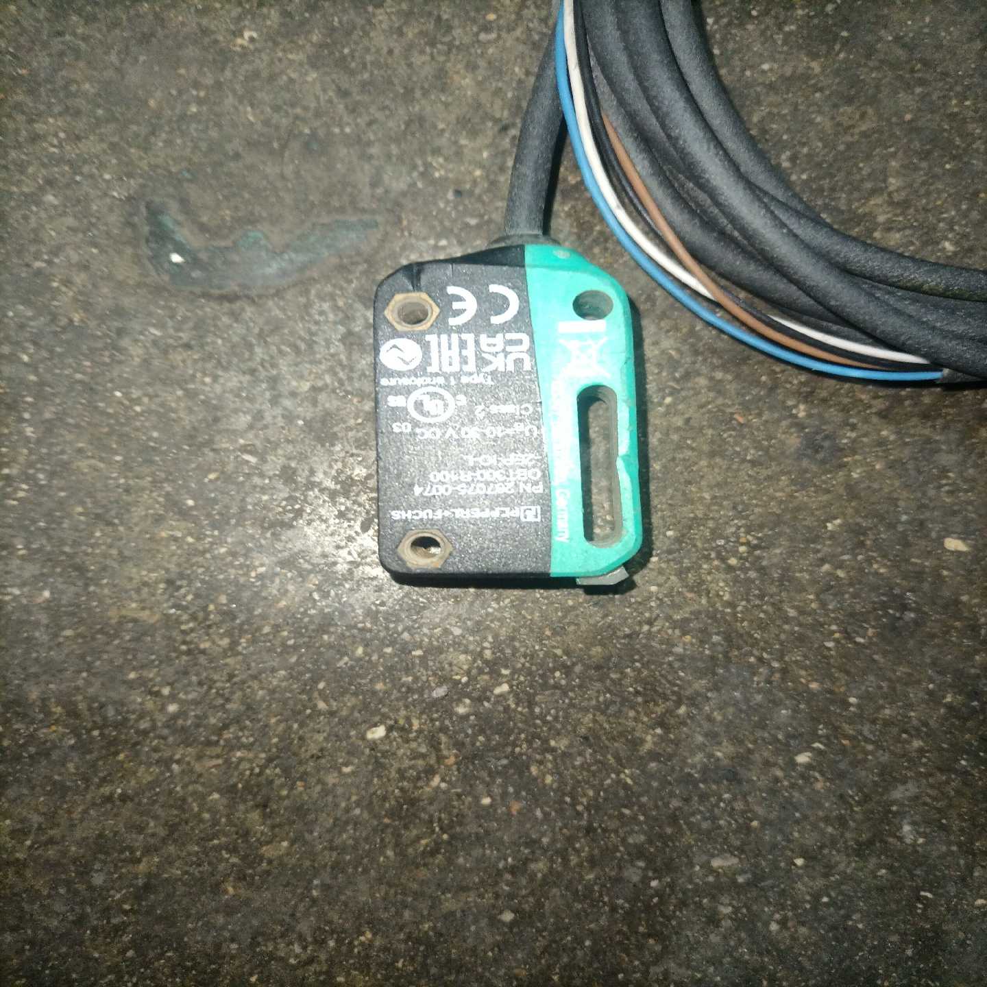 P+F倍加福光电传感器OBT300-R100-2EP-IO-~询价