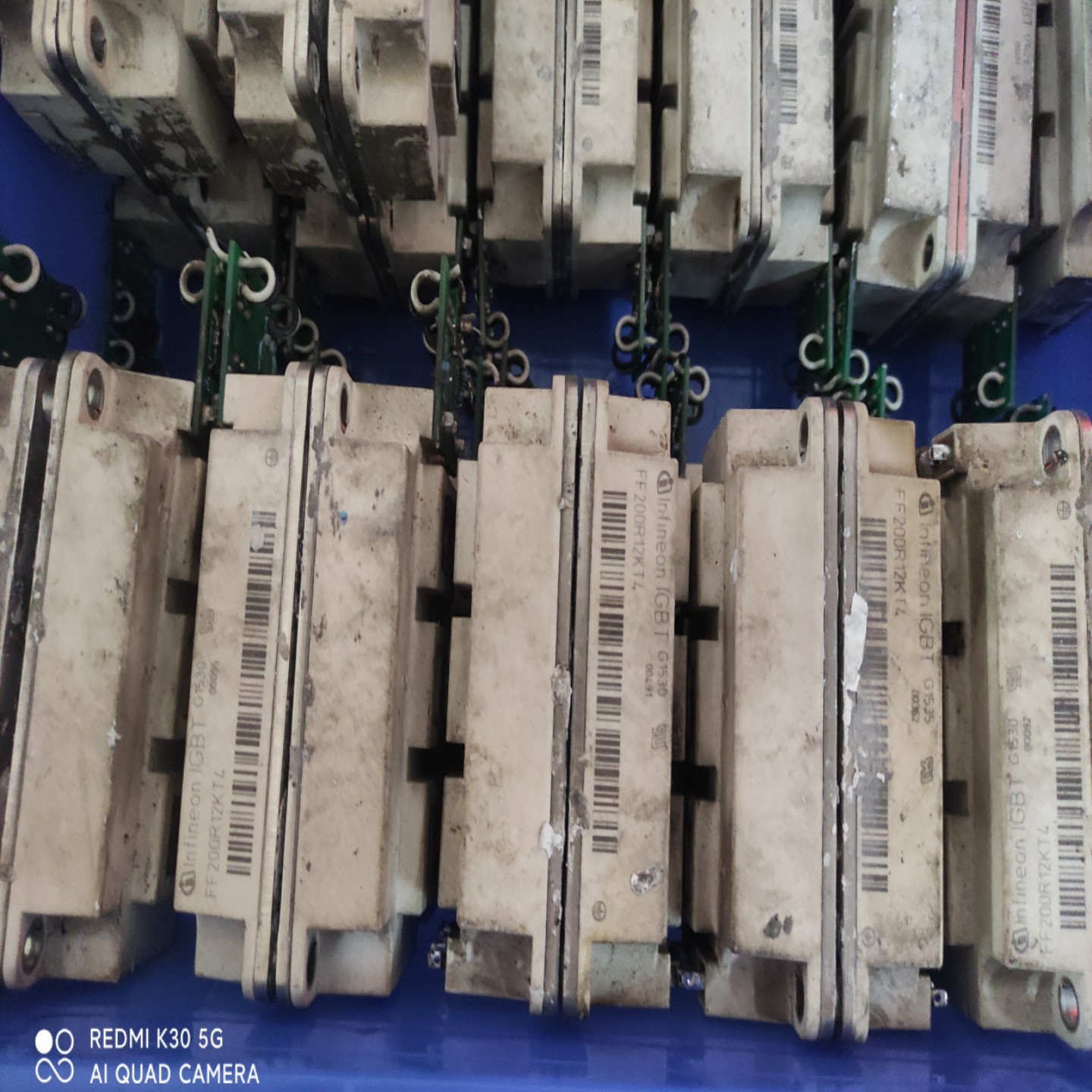 售前询价FF200R12KT4 FF300R12KT4原装拆机测试好FF300R12KE3