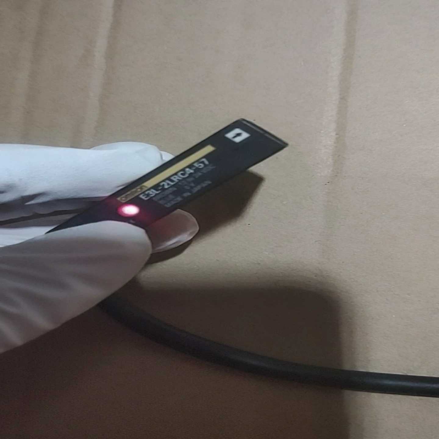 E3L－2LRC4－57激光传感器，已测试，实物全【卡奥电子】