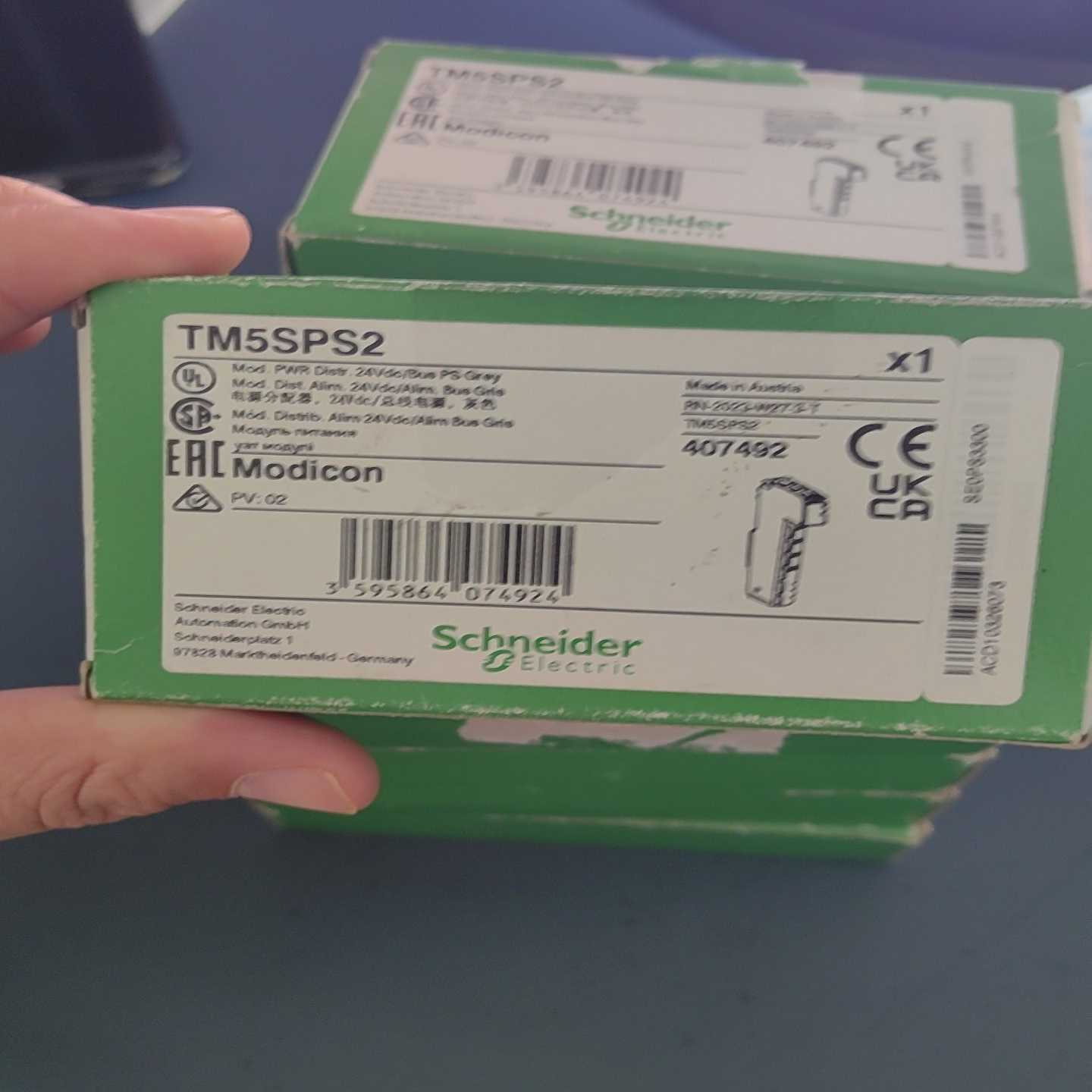 全新原装正品施耐德TM5SPS2，实物拍摄放心购买--议价商品