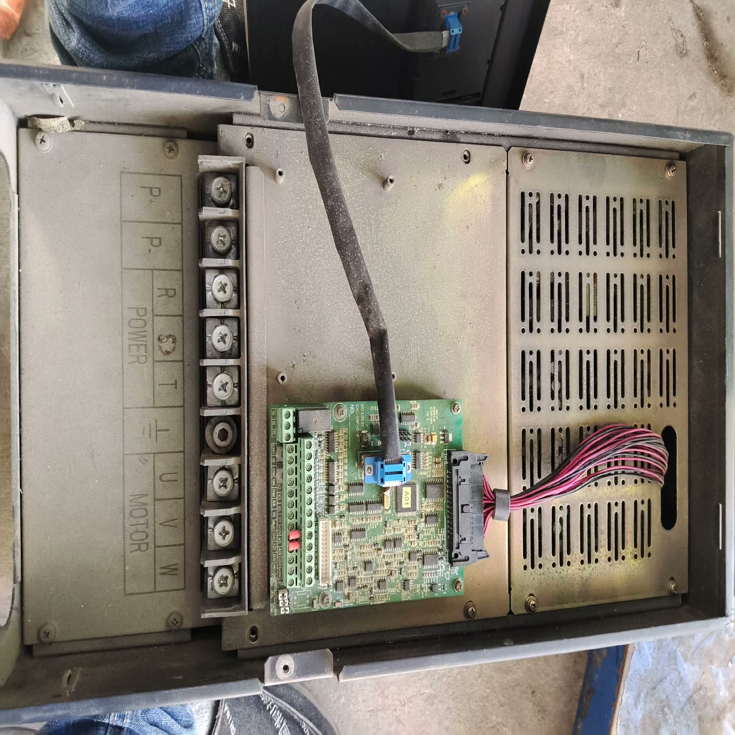 康沃变频器CDE300 22kw变频器 正常使用中；议价