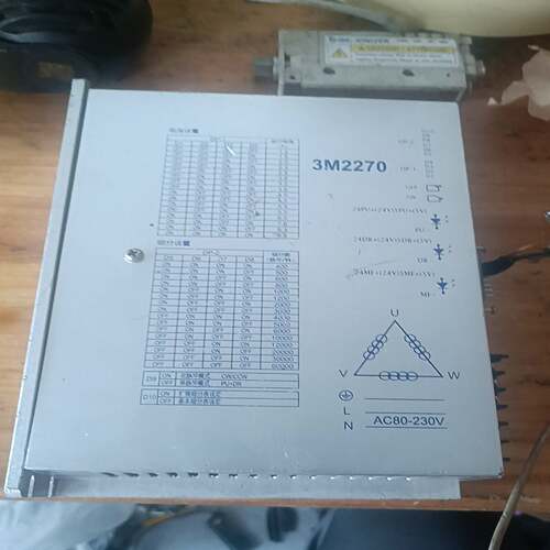 咨询-3M2270三相步进驱动器，成色如图，。支持AC80