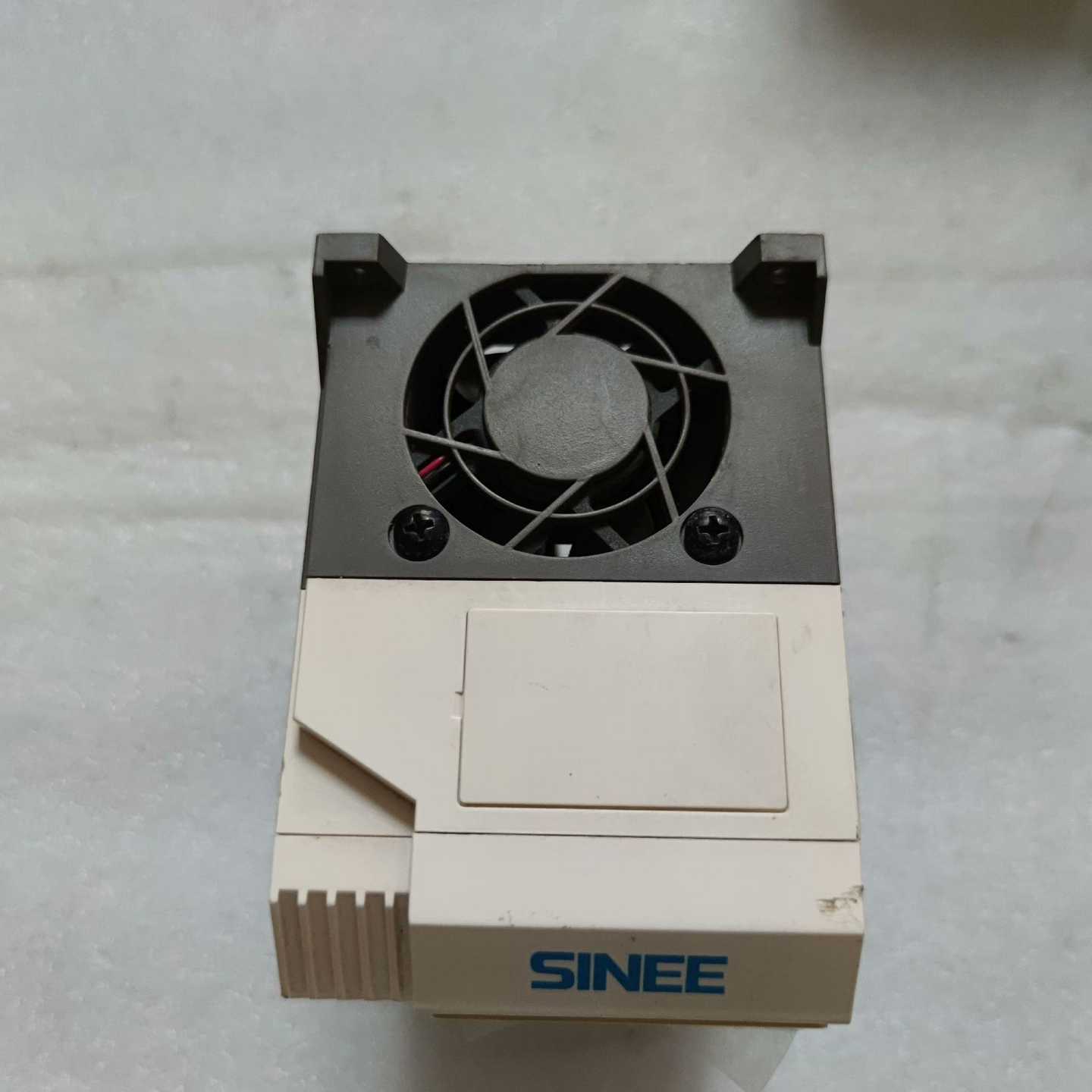 （请询价）正弦变频器 M100-1R5-2B 220V1.5KW实物拍