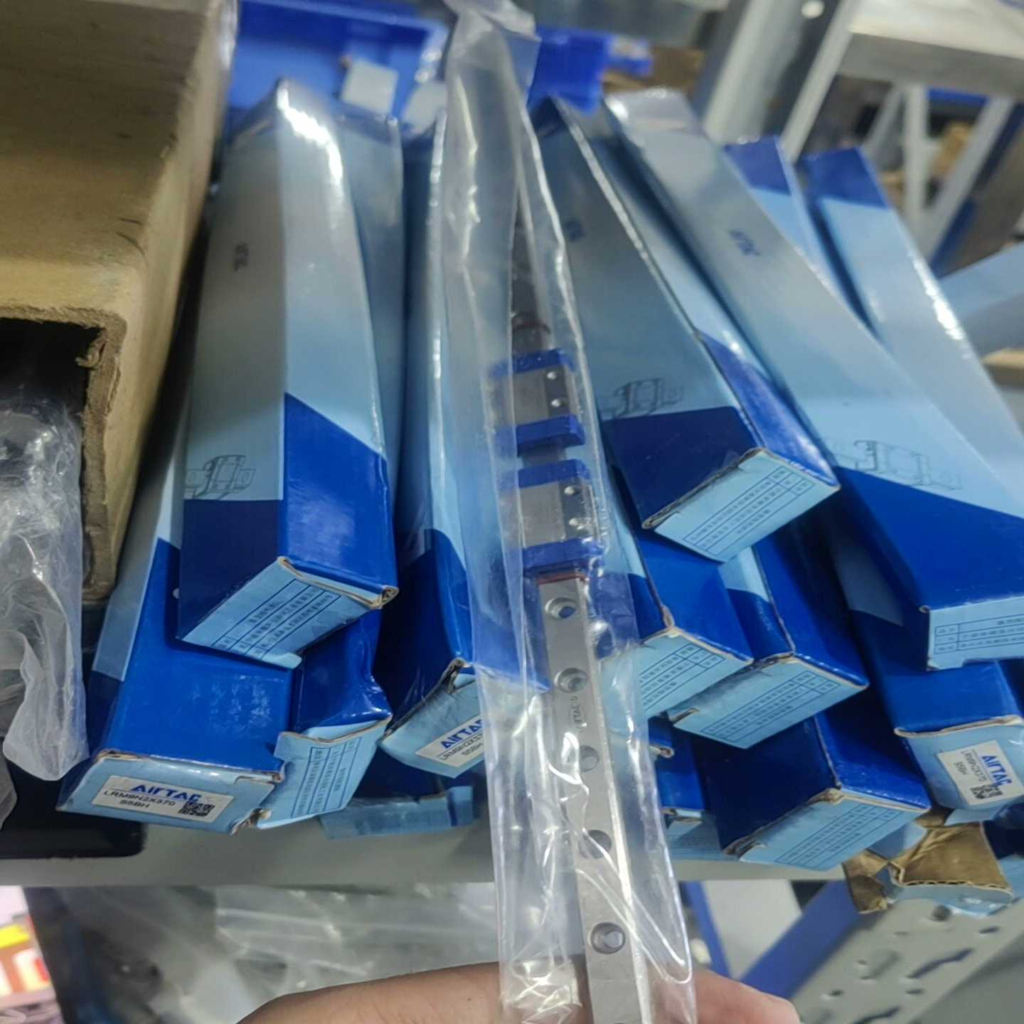 议价亚德客全新原装正品LRM9N2X370S5BH直y线导轨滑块现货/维修