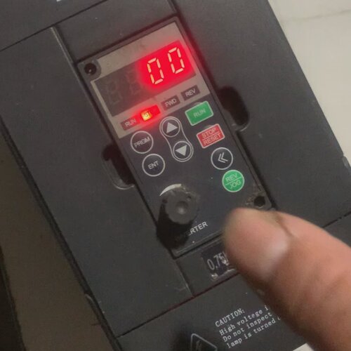 询价-三晶单相0.75KW变频器8000B2SR75GB