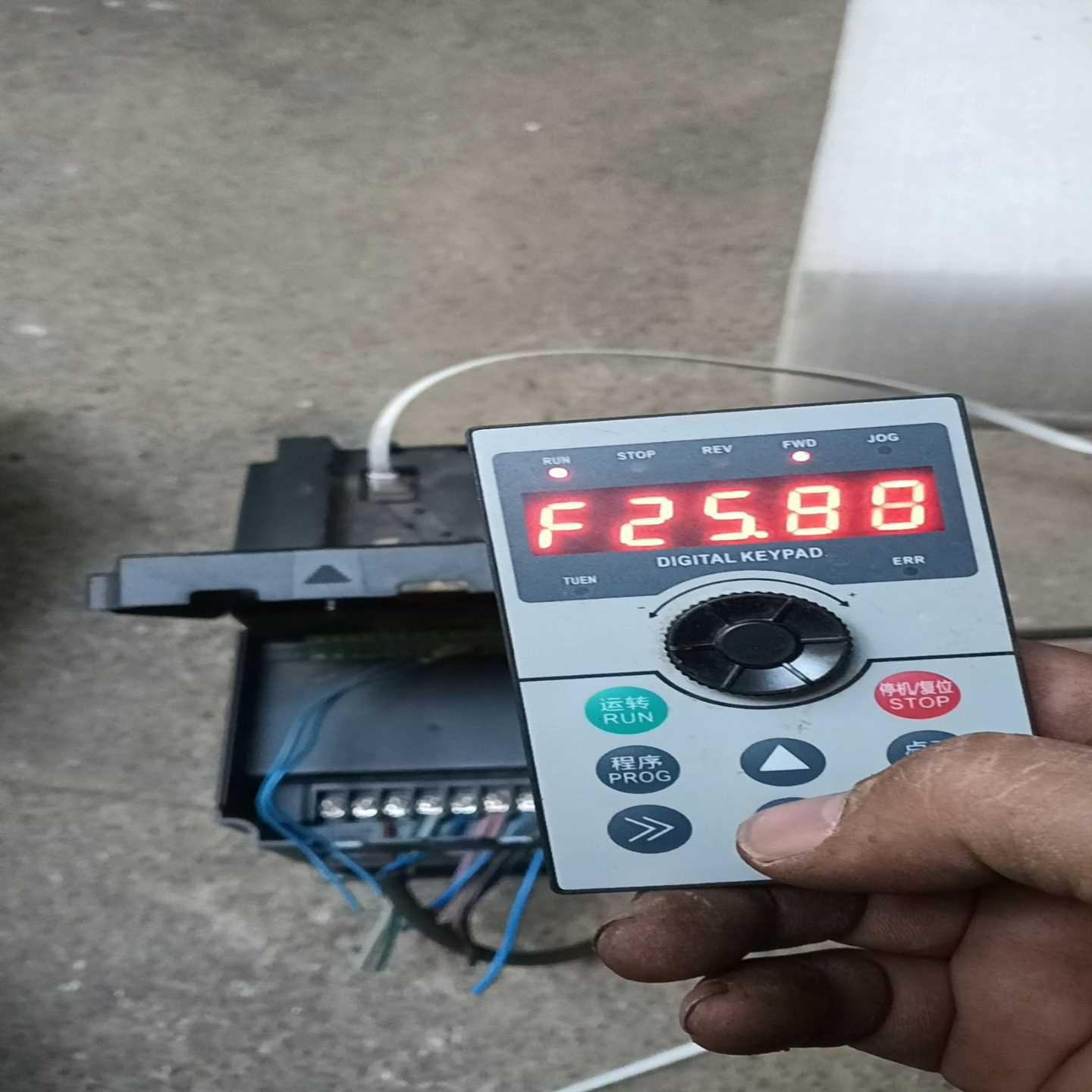 SeTOn西通5.5P变频器，输入380V，成色很好，实物图【鑫鑫商