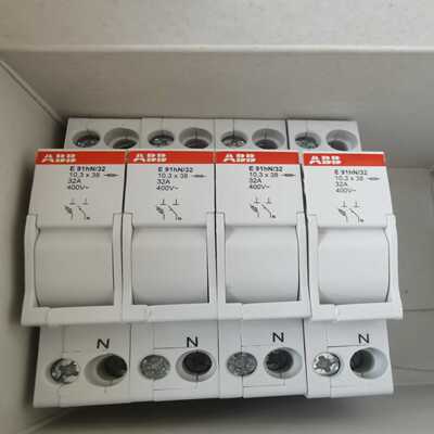 (询价)ABB熔断器底座  E91hN/32