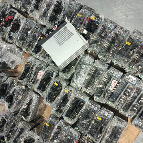 议价Delta B2 200W Servo Motor With Brakes Is In Good Conditi