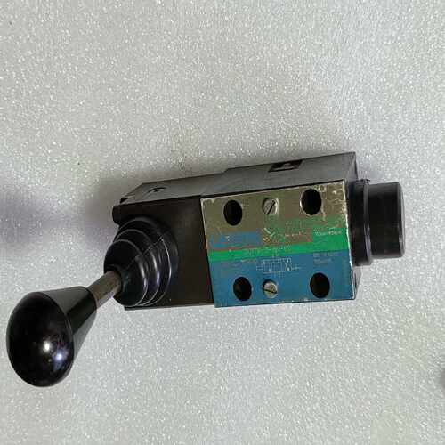美国威格士DC17V-3-8N-60手动液压阀，没有使用成色【卡奥电子】